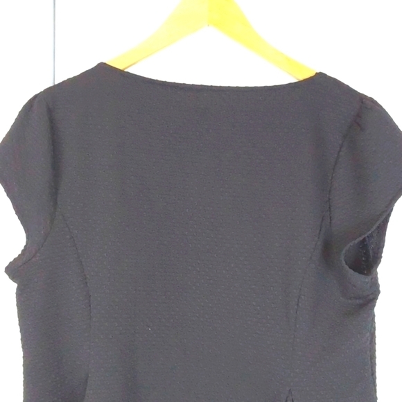 Elle Womens Black Scallop Neck Neutral Textured shell top pintuck Sz.XL - Picture 5 of 7